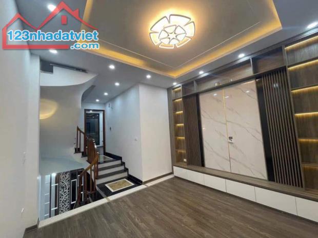 +Bán nhà dân xây mới cóng Ngô quyền la Khê hà đông 40m2 xây 4 tầng giá hơn 7 tỷ xíu + Tầng