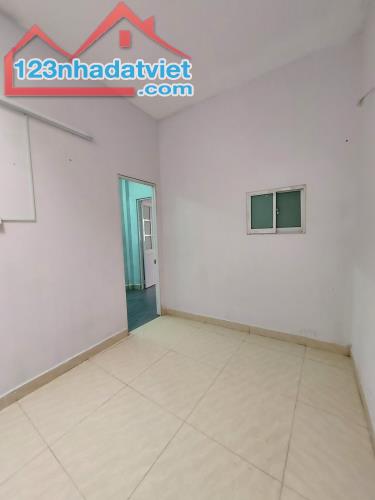 Sắp định cư, bán gấp nhà mặt tiền Trần Thủ Độ, gần chợ Nguyễn Sơn, vị trí đẹp, 4.x tỷ. TL - 1