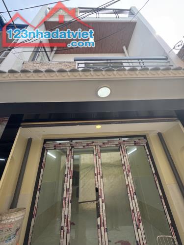Bán nhà chiến lược 27m2 - kế bên  aeon mall bình tân - nhà 2 tầng -3pn . 3.1Tỷ
