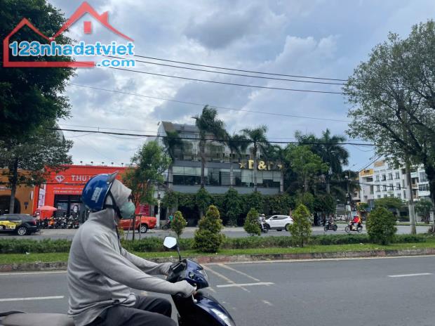BIỆT THƯ 200M2 - 10 X 20M - KHU TÊN LỬA - AEON BÌNH TÂN - NHỈNH 22 TỈ