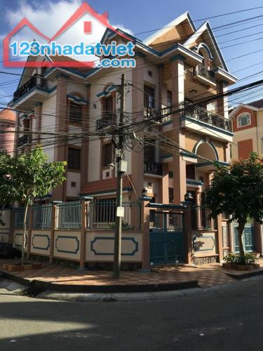 Bán nhanh biệt thự Phú Mỹ Hưng Quận 7 TP HCM