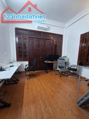 NHÀ  NGUYỄN VĂN TRỖI  CẠNH HỒ ĐIỀU HÒA - KHU BT LÀNG VIỆT KIỀU CHÂU DT 51M 4 TẦNG - 3