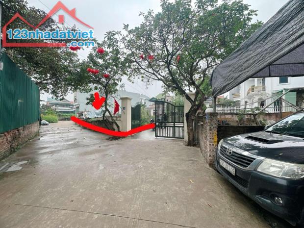 BÁN ĐẤT LONG BIÊN 292M2, LÔ GÓC, Ô TÔ VÀO ĐẤT, ĐẤT NÔNG 30M RA ĐƯỜNG Ô TÔ TRÁNH