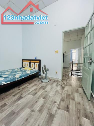 Bán nhà 52m2, đường Bờ Bao Tân Thắng, Tân Phú, 2 tầng, 3PN, giá 4.2 tỷ còn thương lượng. - 2