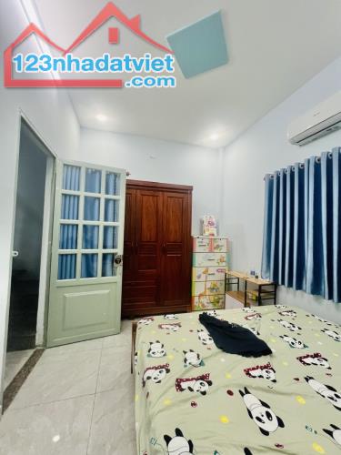 Bán nhà 52m2, đường Bờ Bao Tân Thắng, Tân Phú, 2 tầng, 3PN, giá 4.2 tỷ còn thương lượng. - 3