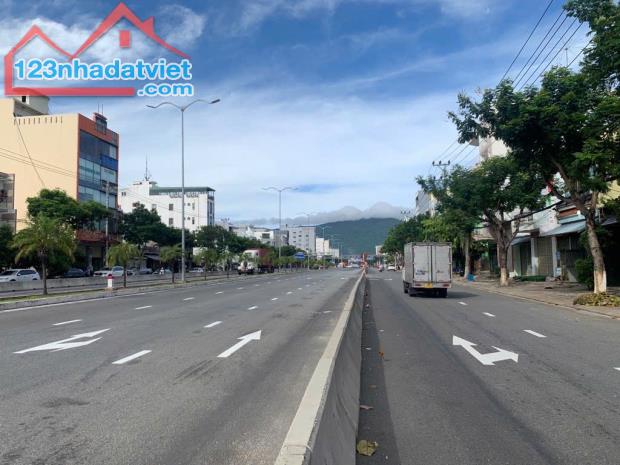 Bán nhà 5 tầng MT Ngô Quyền_ có thang máy_ 195m2_ 27 tỷ.