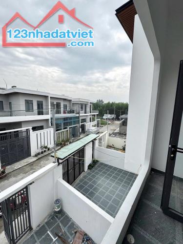 EM CÒN 1 SIÊU PHẨM HOÀN THIỆN CỰC ĐẸP 5x18 SỔ HỒNG RIÊNG CHỈ 2TY050 - 5