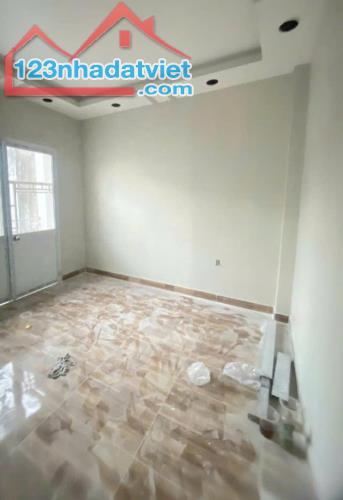 Bán nhà MỚI, SÁT MẶT TIỀN, 70m2, KHU HIỆN HỮU, hỗ trợ vay, Đường Huỳnh Tấn Phát, Quận 7.