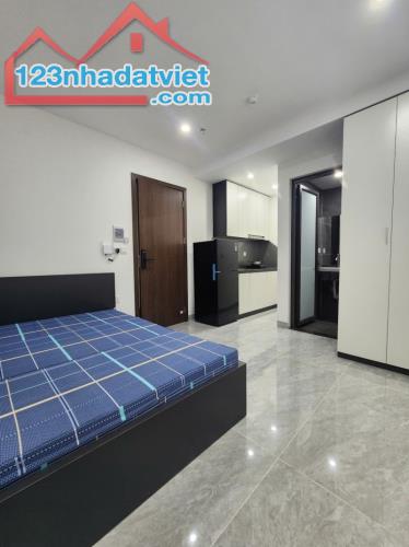 Bán tòa CCMN cách phố Vũ Tông Phan 20m, 90m2x8T thang máy ô tô 18P dòng tiền 130tr/th