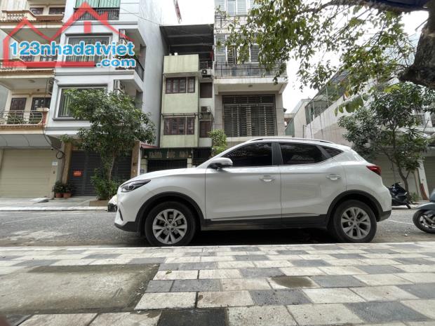 Bán nhà Mặt phố Nguyễn Hoàng Tôn 89m2 đối diện Ciputra, không QH MT 3.6m,vỉa hè ô tô tránh