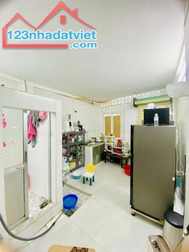 Cần bán gấp nhà 2 mặt hẻm trước sau - Ngô Gia Tự, Quận 10. - 3