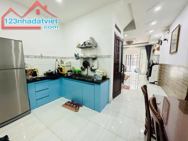 Bán nhà Nguyễn Thái Bình P4 Tân Bình 43m2, HXH, 4 tầng, giá chỉ 5,3 tỷ TL - 2