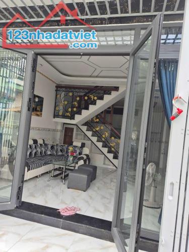 Bán rất gấp, rẻ nhất Bình Tân , HXH tới nhà, Tỉnh lộ 10, 6x10, chỉ 3.5 Tỷ, BìnH Tân