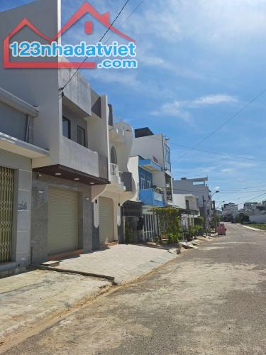 BÁN nhà đẹp - DT110m2-2TẦNG-3PN-HXH-vĩnh hoà - Nha Trang-Chỉ nhỉnh 3TỶ - 5