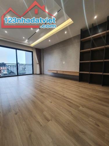 Cần Bán Nhà Phố Trạm Long Biên 40m2 6T, Gara Ô Tô, Thang Máy, Vài Bước Ra MP Nhỉnh 9 Tỷ - 3