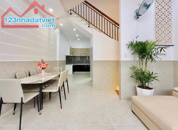 BÁN NHÀ 6 PHÒNG NGỦ, 4 TẦNG, 74M2 TRƯỜNG CHINH, TÂN BÌNH - CHỈ 7.8 TỶ - SỔ HỒNG CHÍNH CHỦ