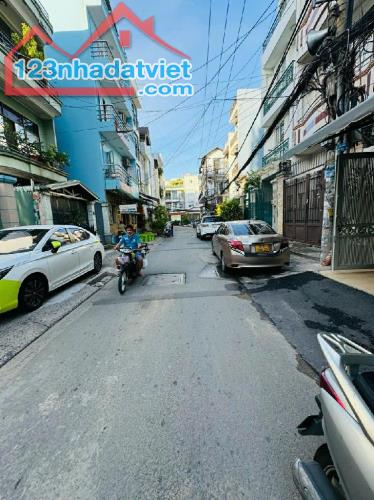 bán nhà hẻm 109 Dương Bá Trạc 5.3x10 nở hậu chỉ 12 tỷ 5
