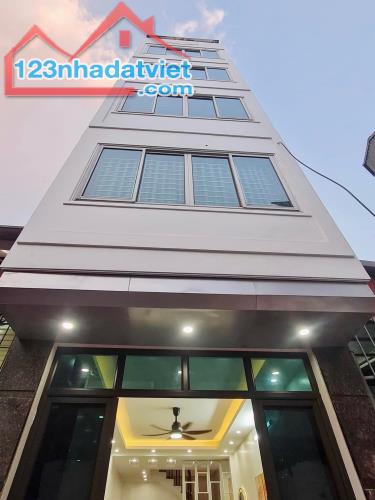 Nhà đẹp ở ngay phố Kim GIang, 45m2, 4 tầng, gần phố, 15m ra ô tô tải, Kinh doanh. Giá chỉ