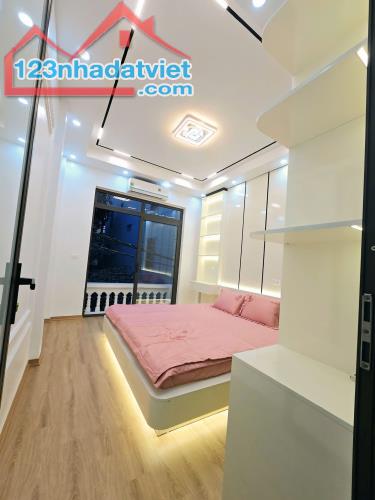 Nhà đẹp ở ngay phố Kim GIang, 45m2, 4 tầng, gần phố, 15m ra ô tô tải, Kinh doanh. Giá chỉ - 3