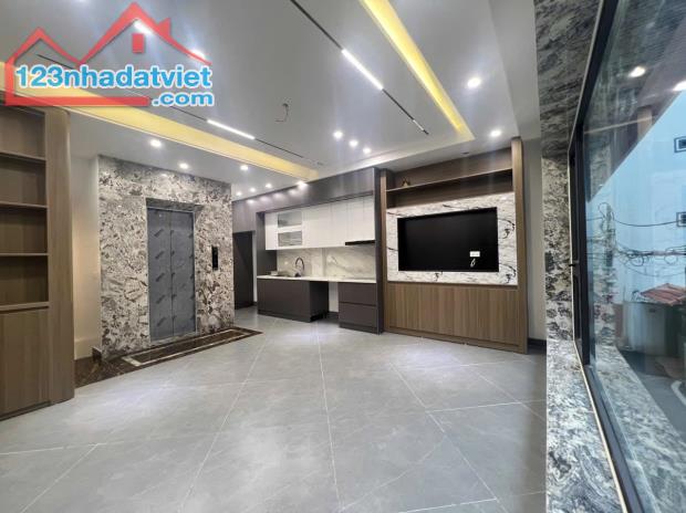Bán Nhà Phố Trạm Long Biên 41m2 6T Gara, Thang Máy Kinh Doanh Giá 11 Tỷ Có TL