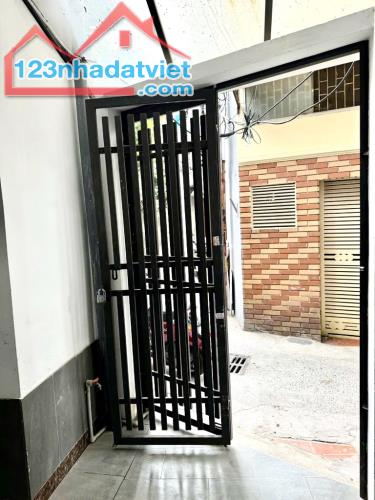 Ngõ 254 Minh Khai 42m2 4 tầng ba gác đỗ cửa .Giá 5,8 tỷ - 1