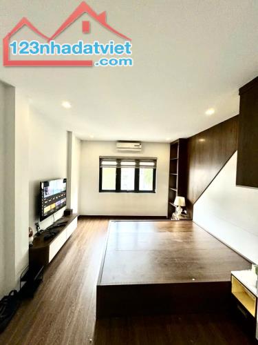 Ngõ 254 Minh Khai 42m2 4 tầng ba gác đỗ cửa .Giá 5,8 tỷ - 3