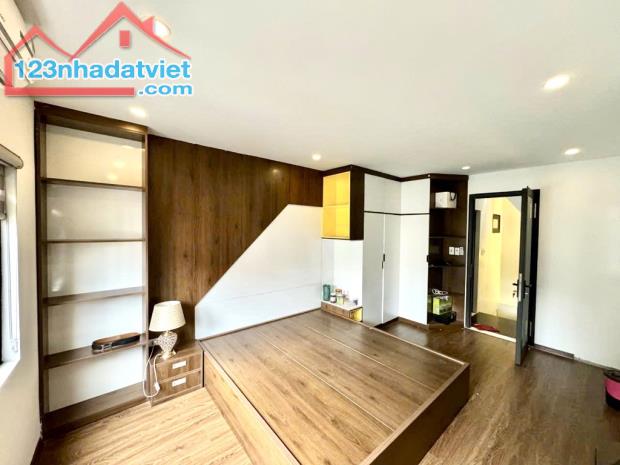 Ngõ 254 Minh Khai 42m2 4 tầng ba gác đỗ cửa .Giá 5,8 tỷ - 4