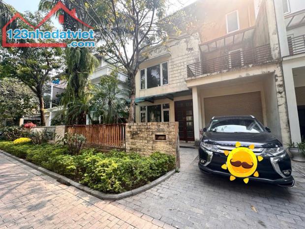 Bán biệt thự Palm Garden Việt Hưng 220m2 3T LH 0969568293 Hàng hiếm cho đại gia - 2
