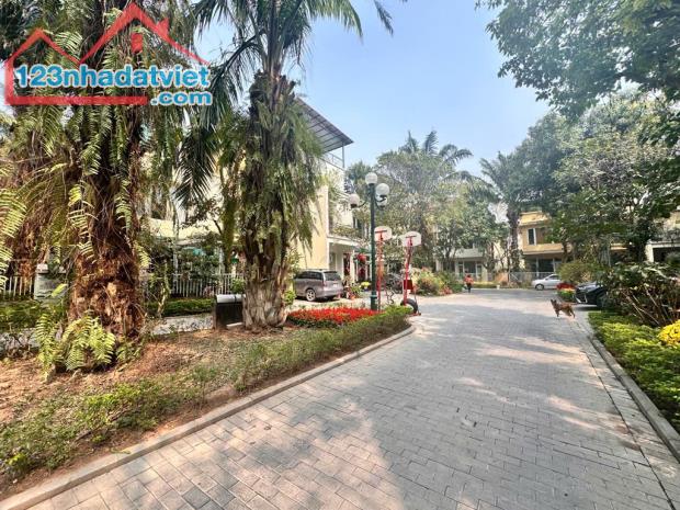 Bán biệt thự Palm Garden Việt Hưng 220m2 3T LH 0969568293 Hàng hiếm cho đại gia - 3