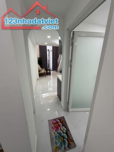 NHÀ NGON NỞ HẬU HIỆN HỮU , KHÔNG QUY HOẠCH , HẺM XE HƠI , HOÀN CÔNG ĐỦ , NHỈNH 3 TỶ . - 1