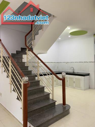 BÁN NHÀ 3 TẦNG - HẺM Ô TÔ TRÁNH - ĐƯỜNG PHÚ CHÂU - TP THỦ ĐỨC - 3