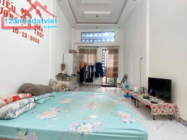 Bán nhà mặt tiền Phan Xích Long,P.16,Q.11,dt: 3,6 x 15 nhà xây 3 lầu 9 Tỷ 6. - 1