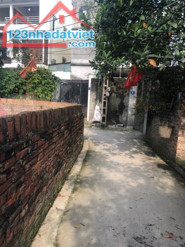 Đất đẹp hiếm giá rẻ ngõ thoáng gần đường ô tô Dương Quang Gia Lâm DT 40m2 . Giá 2.23 tỷ
