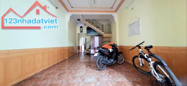 Bán nhà 2 tầng, 160m2, mặt tiền đường 7m5 gần Cầu Rồng, dòng tiền 18tr/ tháng - 2