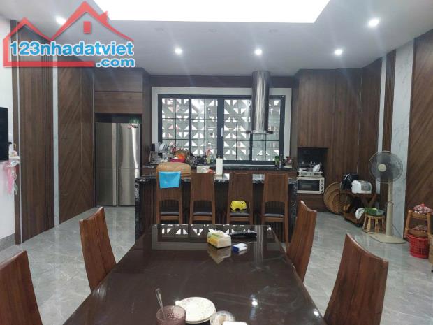 PHÂN LÔ HOÀNG QUỐC VIỆT, VỈA HÈ, ÔTÔ TRÁNH, KINH DOANH, DT 58M2, 2 THOÁNG, HƠN 16 TỶ - 2