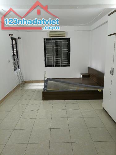 Bán nhà Nguyễn Văn Cừ, Ngọc Lâm, 5 tầng, gần phố, 40m2 ở ngay - 2