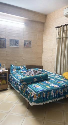 Nhà 3 tầng đường mặt tiền đường Huỳnh Tấn phát . DT:95/280m . Ngang 5m . Giá : 10tỷ650 TL - 4