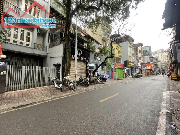 MP Dương Quảng Hàm DT: 25m2 MT 4m có vệ sinh KK