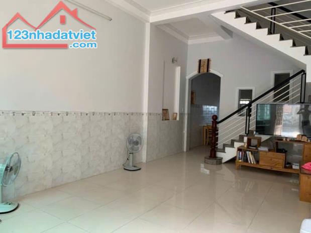 NHÀ 3 TẦNG HXH, GẦN TRƯỜNG ĐH VĂN HOÁ, DT 5*17M, CHỈ 6 TỶ THƯƠNG LƯỢNG