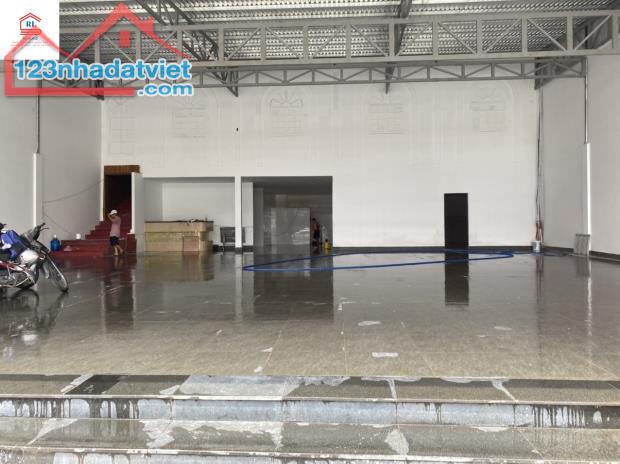 Cho Thuê Mặt Bằng Mặt Tiền tại Quận Gò Vấp, TPHCM_DT:17.5m x 27m (Nở hậu 20m). Giá 199