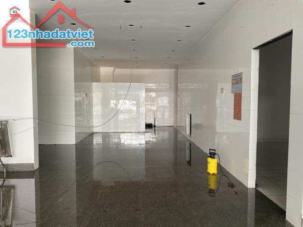 Cho Thuê Mặt Bằng Mặt Tiền tại Quận Gò Vấp, TPHCM_DT:17.5m x 27m (Nở hậu 20m). Giá 199 - 2