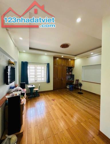 LINH XUÂN NHÀ 3 TẦNG. 158M. NGANG 6.8M Ở VÀ KINH DOANH ĐỀU RẤT TỐT, CÓ DÒNG TIỀN. 11.5 TỶ. - 2