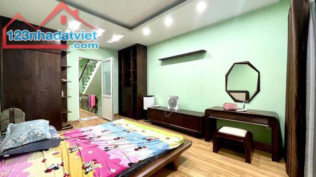 THANG MÁY ,GARA Ô TÔ, TT CẦU GIẤY,PHÂN LÔ QUÂN ĐỘi,giá 16 tỷ,dt 60m2 - 2