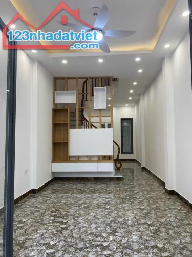 Bán nhà cạnh UB xã Kim Chung, Hoài Đức. Đơn lập 43m2 xây 5 tầng, ngõ thoáng gần Chợ Trường