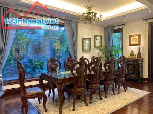 Bán nhà Phường Mai Dịch – Phân Lô – Vỉa hè – Lô góc – Ô tô tránh – 150m2 – 5 Tầng – 40 tỷ