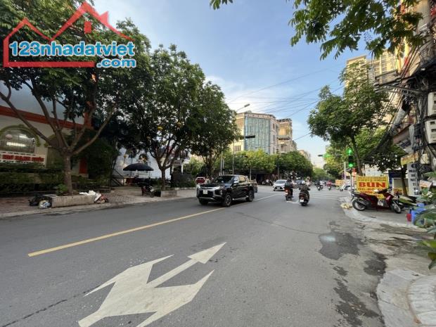 Quá hiếm, bán nhà mặt phố Tô Hiệu, Hà Đông 50m2 4 tầng kinh doanh đỉnh giá hơn 16 tỷ