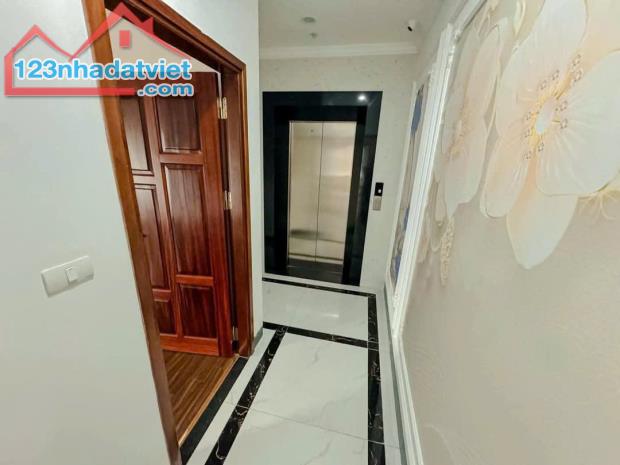 Bán nhà vị trí đẹp phố Đội Cấn 63m2, 5T thang máy, MT4.5m vỉa hè ô tô kinh doanh - 2