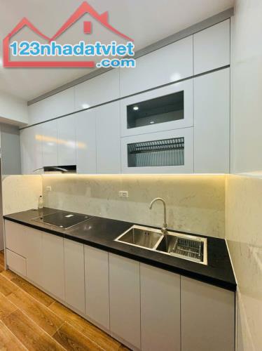 Căn hộ CC C5, Nguyễn Cơ Thạch, Nam Từ Liêm, 80m2, 3 ngủ, logia, full nội thất, nhỉnh 5 tỷ - 2
