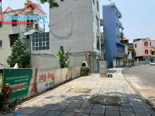 Rẻ nhất Mặt phố Phúc Lợi 215m2 MT 9.8m nở hậu 10.9m, vỉa hè rộng, xây building cho thuê KD - 3