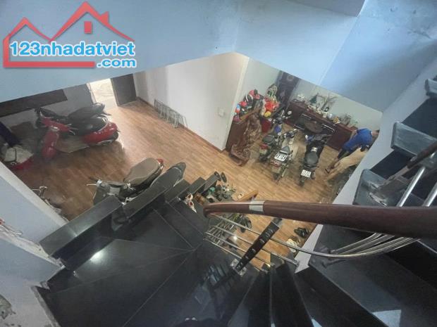 BÁN NHÀ LÔ GÓC 3 MẶT – THỊNH QUANG, NGÃ TƯ SỞ – 45M², 5 TẦNG, DÒNG TIỀN 32TR, 7.6 Tỷ - 3